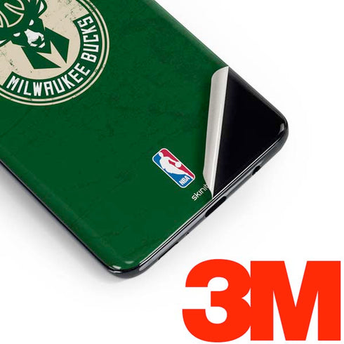 NBA Milwaukee Bucks Green Distressed Galaxy S10 Skin