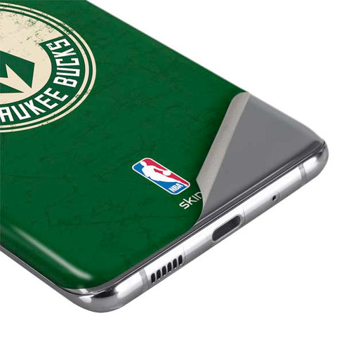 NBA Milwaukee Bucks Green Distressed Galaxy S20 Skin