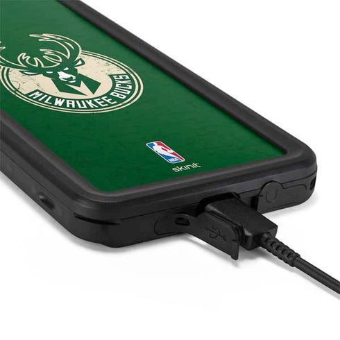 NBA Milwaukee Bucks Green Distressed Galaxy S20 Waterproof Case