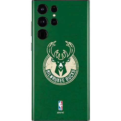 NBA Milwaukee Bucks Green Distressed Galaxy S22 Ultra Skin