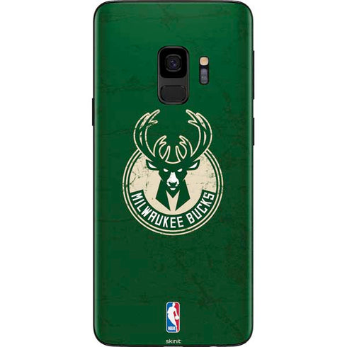 NBA Milwaukee Bucks Green Distressed Galaxy S9 Skin