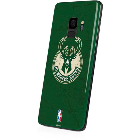 NBA Milwaukee Bucks Green Distressed Galaxy S9 Skin