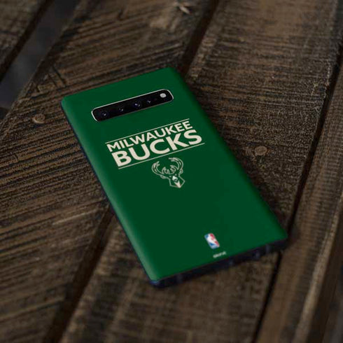 NBA Milwaukee Bucks Standard - Green Galaxy S10 Skin