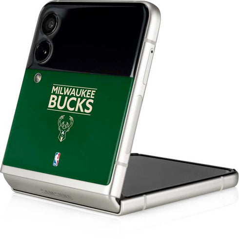 NBA Milwaukee Bucks Standard - Green Galaxy Z Flip4 5G Skin