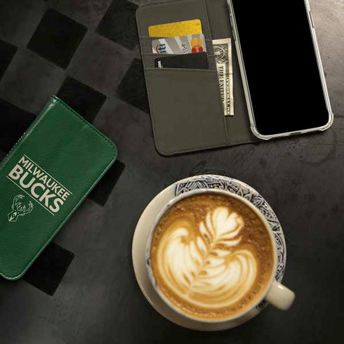 NBA Milwaukee Bucks Standard - Green iPhone 15 Pro Max Folio Case