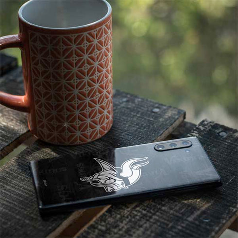 NFL Minnesota Vikings Black & White Galaxy Note 10 Skin