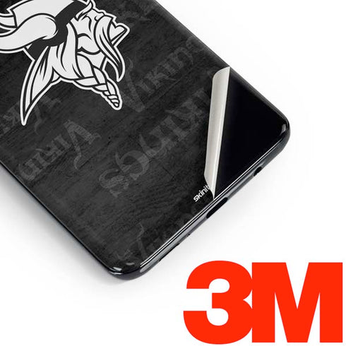 NFL Minnesota Vikings Black & White Galaxy S10 Skin