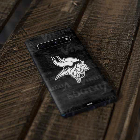 NFL Minnesota Vikings Black & White Galaxy S10 Skin