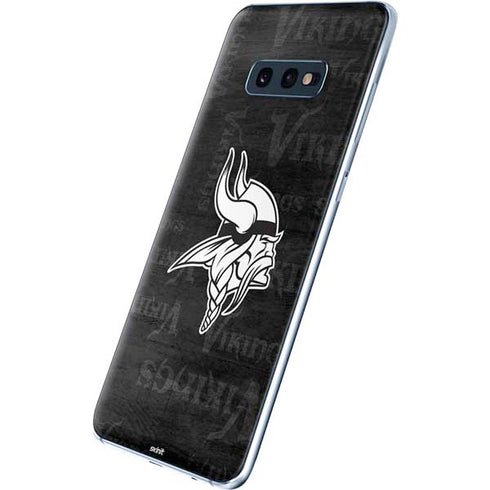 NFL Minnesota Vikings Black & White Galaxy S10e Skin