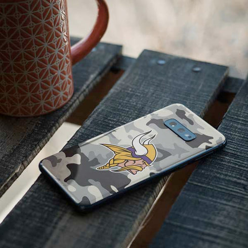 NFL Minnesota Vikings Camo Galaxy S10e Skin
