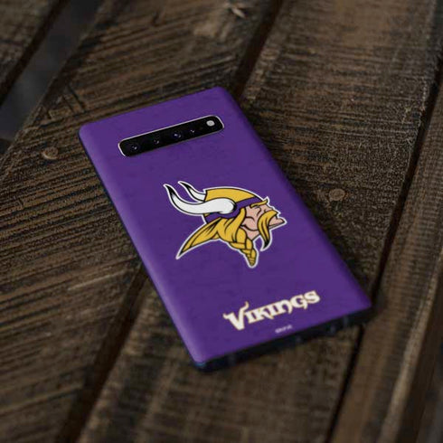 NFL Minnesota Vikings Distressed Galaxy S10 Skin