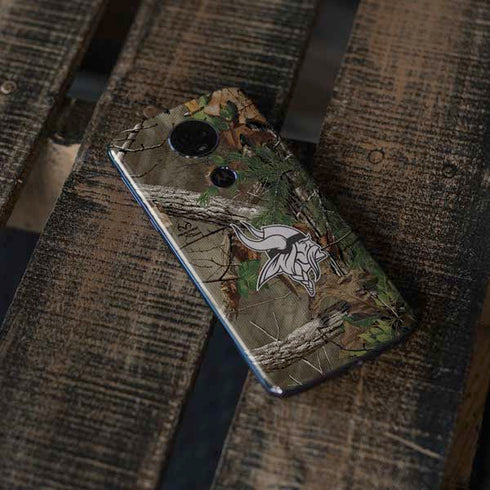 NFL Minnesota Vikings Realtree Xtra Green Camo Moto E5 Plus Skin