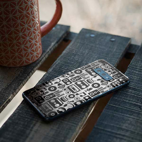 Music Pattern Galaxy S10e Skin