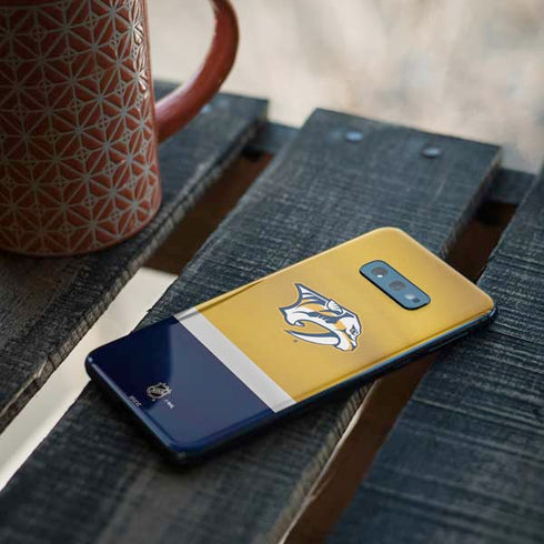 NHL Nashville Predators Alternate Jersey Galaxy S10e Skin