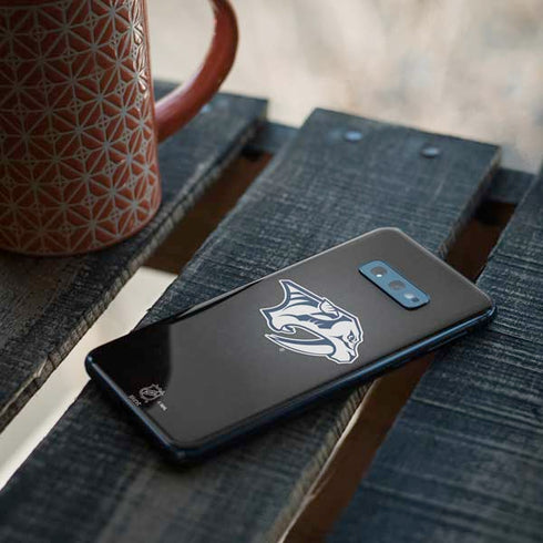NHL Nashville Predators Black Background Galaxy S10e Skin