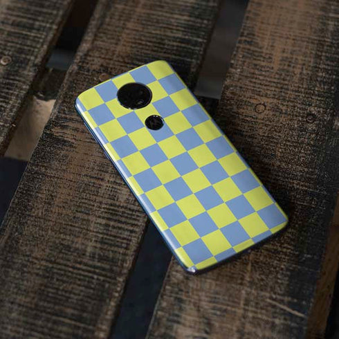 Neon Checkered Moto E5 Plus Skin