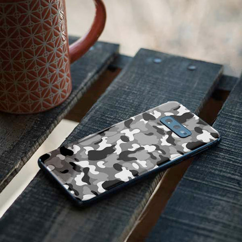 Neutral Street Camo Galaxy S10e Skin