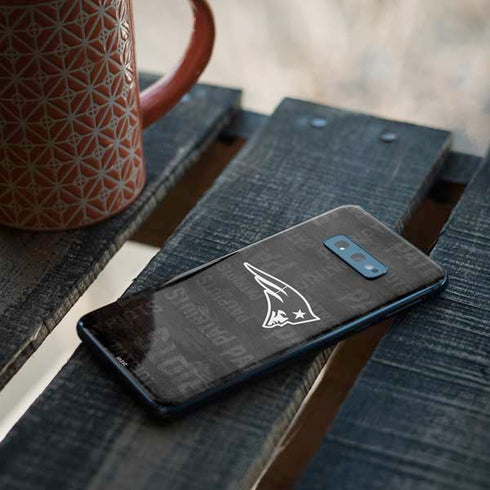 NFL New England Patriots Black & White Galaxy S10e Skin