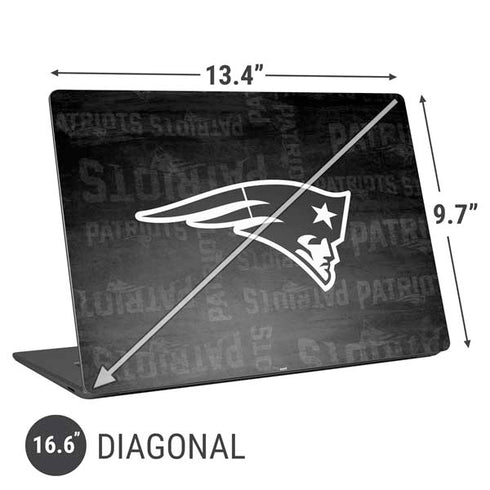 NFL New England Patriots Black & White Universal Laptop 16.6in (13.4 x 9.7in) Skin