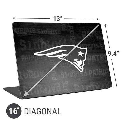 NFL New England Patriots Black & White Universal Laptop 16in (13 x 9.4in) Skin