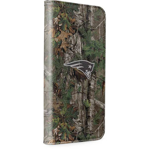 NFL New England Patriots Realtree Xtra Green Camo iPhone 15 Plus Folio Case