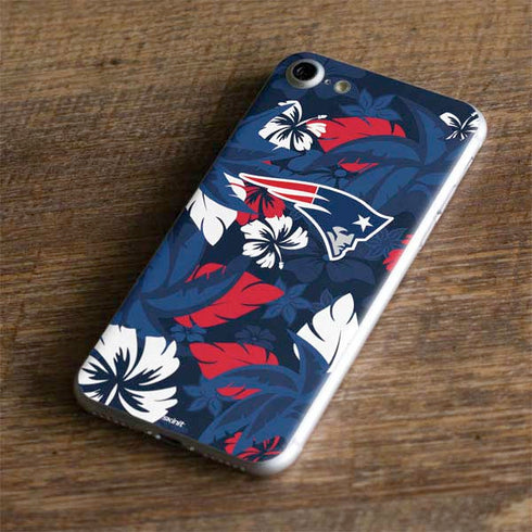 NFL New England Patriots Tropical Print iPhone 7 Skin
