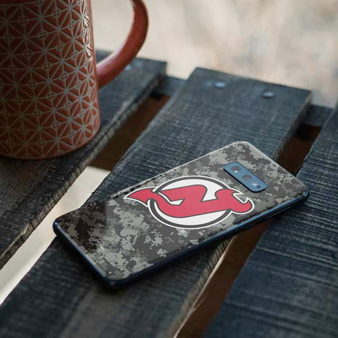 NHL New Jersey Devils Camo Galaxy S10e Skin