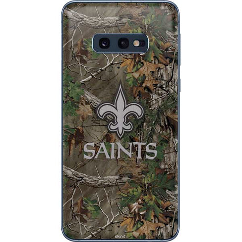 NFL New Orleans Saints Realtree Xtra Green Camo Galaxy S10e Skin