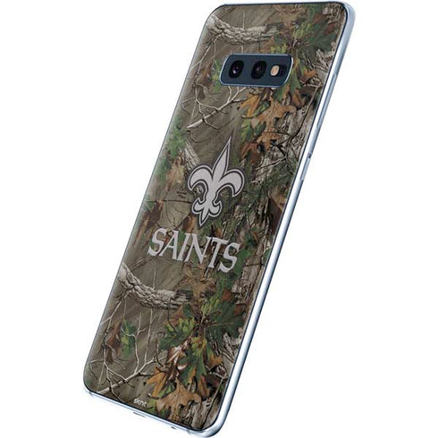 NFL New Orleans Saints Realtree Xtra Green Camo Galaxy S10e Skin