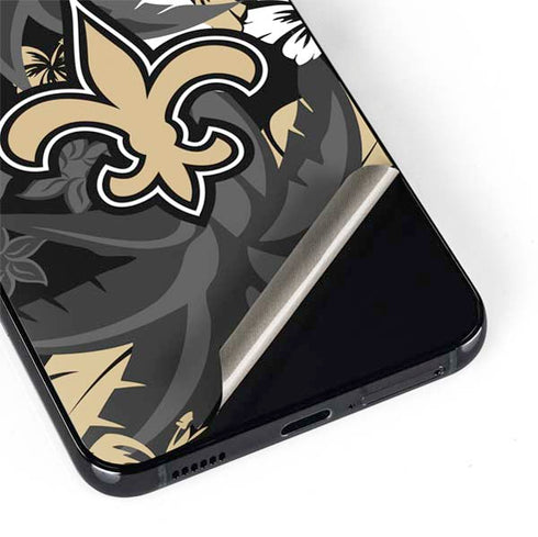 NFL New Orleans Saints Tropical Print Galaxy S22 Skin
