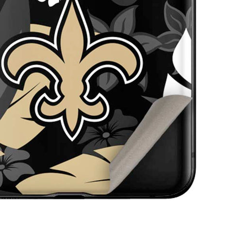 NFL New Orleans Saints Tropical Print Galaxy Z Flip Skin