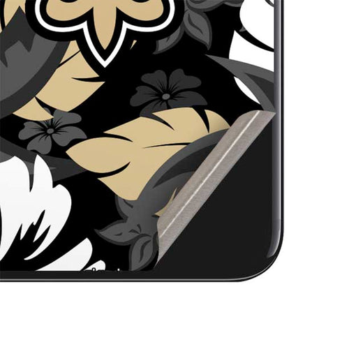 NFL New Orleans Saints Tropical Print iPhone SE (2nd & 3rd Gen) Skin