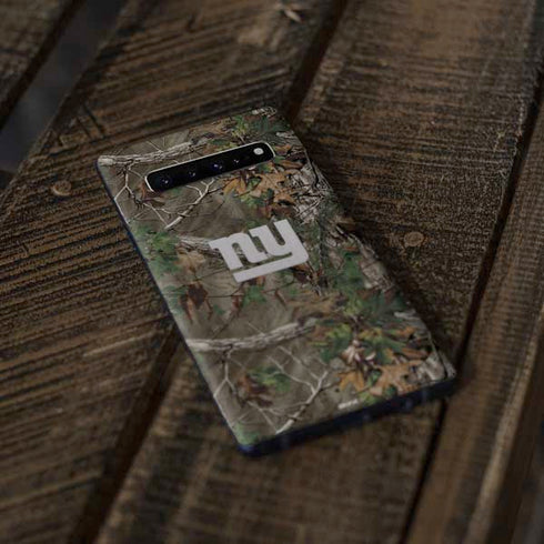 NFL New York Giants Realtree Xtra Green Camo Galaxy S10 Skin