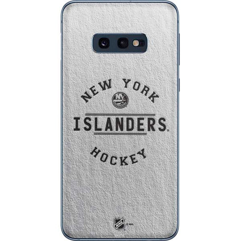 NHL New York Islanders Black Text Galaxy S10e Skin