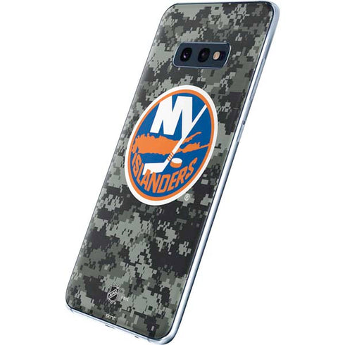 NHL New York Islanders Camo Galaxy S10e Skin