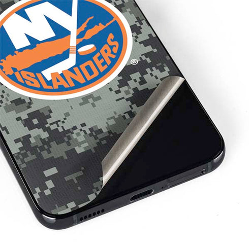 NHL New York Islanders Camo Galaxy S22 Plus Skin