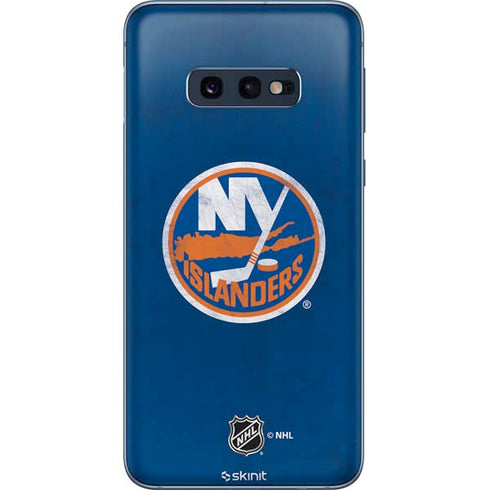 NHL New York Islanders Distressed Galaxy S10e Skin