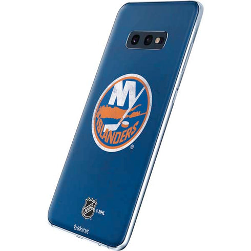 NHL New York Islanders Distressed Galaxy S10e Skin