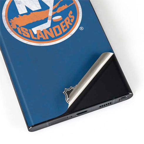 NHL New York Islanders Distressed Galaxy S22 Ultra Skin