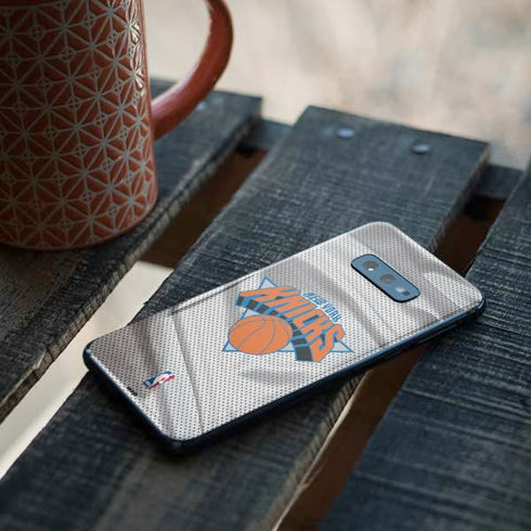 NBA New York Knicks Away Jersey Galaxy S10e Skin