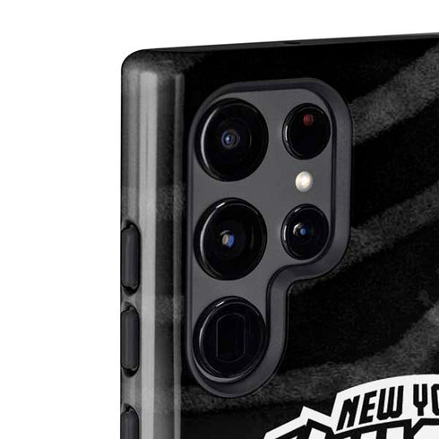 NBA New York Knicks Black Animal Print Galaxy S22 Ultra Pro Case