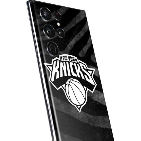 NBA New York Knicks Black Animal Print Galaxy S22 Ultra Skin
