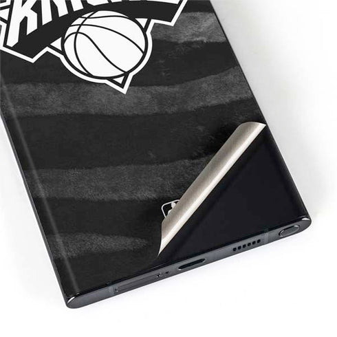 NBA New York Knicks Black Animal Print Galaxy S22 Ultra Skin