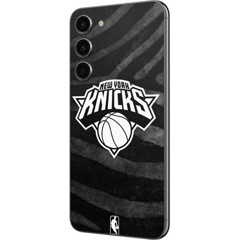 NBA New York Knicks Black Animal Print Galaxy S23 Plus Skin