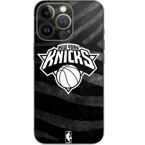 NBA New York Knicks Black Animal Print iPhone 14 Pro Skin