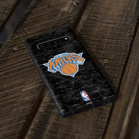 NBA New York Knicks Black Secondary Logo Galaxy S10 Skin