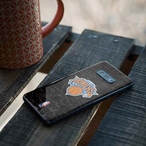 NBA New York Knicks Black Secondary Logo Galaxy S10e Skin