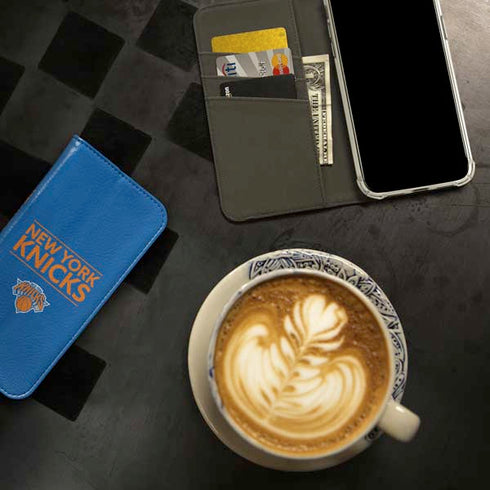 NBA New York Knicks Standard - Blue iPhone 15 Pro Folio Case