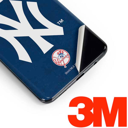 MLB New York Yankees - Solid Distressed Galaxy S10e Skin