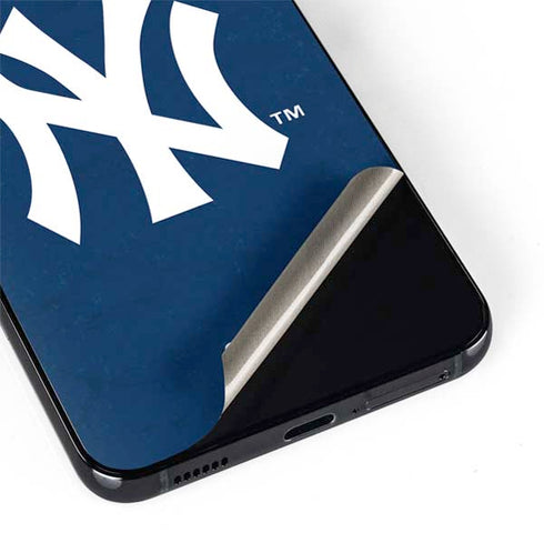 MLB New York Yankees - Solid Distressed Galaxy S22 Skin
